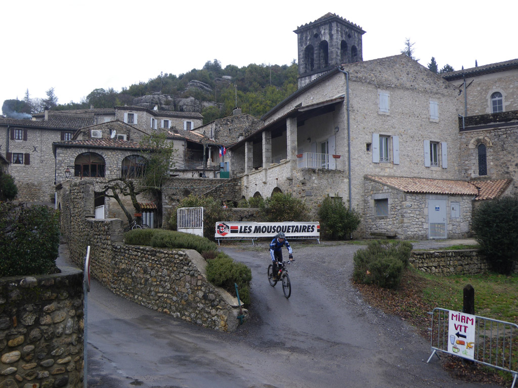 20100228_076